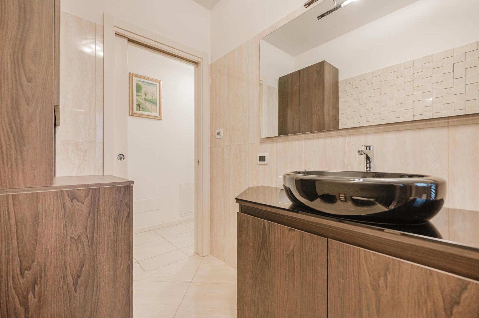 Appartement Lucrezia - 10 Min From & Free Parking *